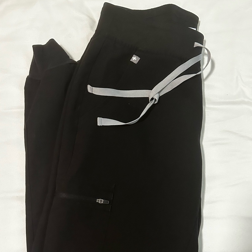 Figs black joggers small